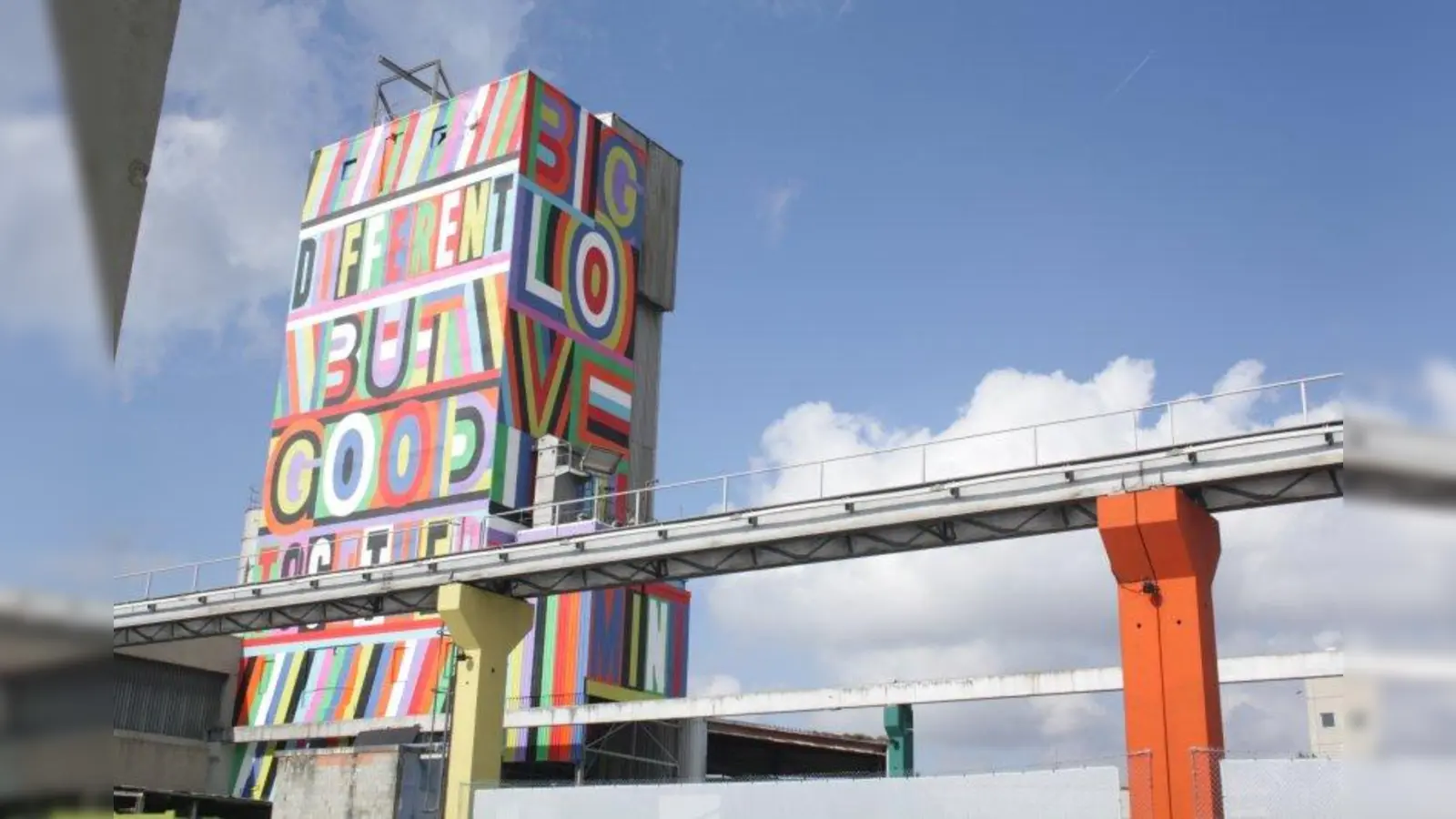 Das Gelände des Betonwerks wird bebaut, doch bis es soweit ist, bleibt es als „Sugar Mountain” ein  „Happening Place”. (Foto: job)