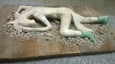 Manuela Clarin zeigt neben Bildern Skulpturen. (Foto: Clarin)