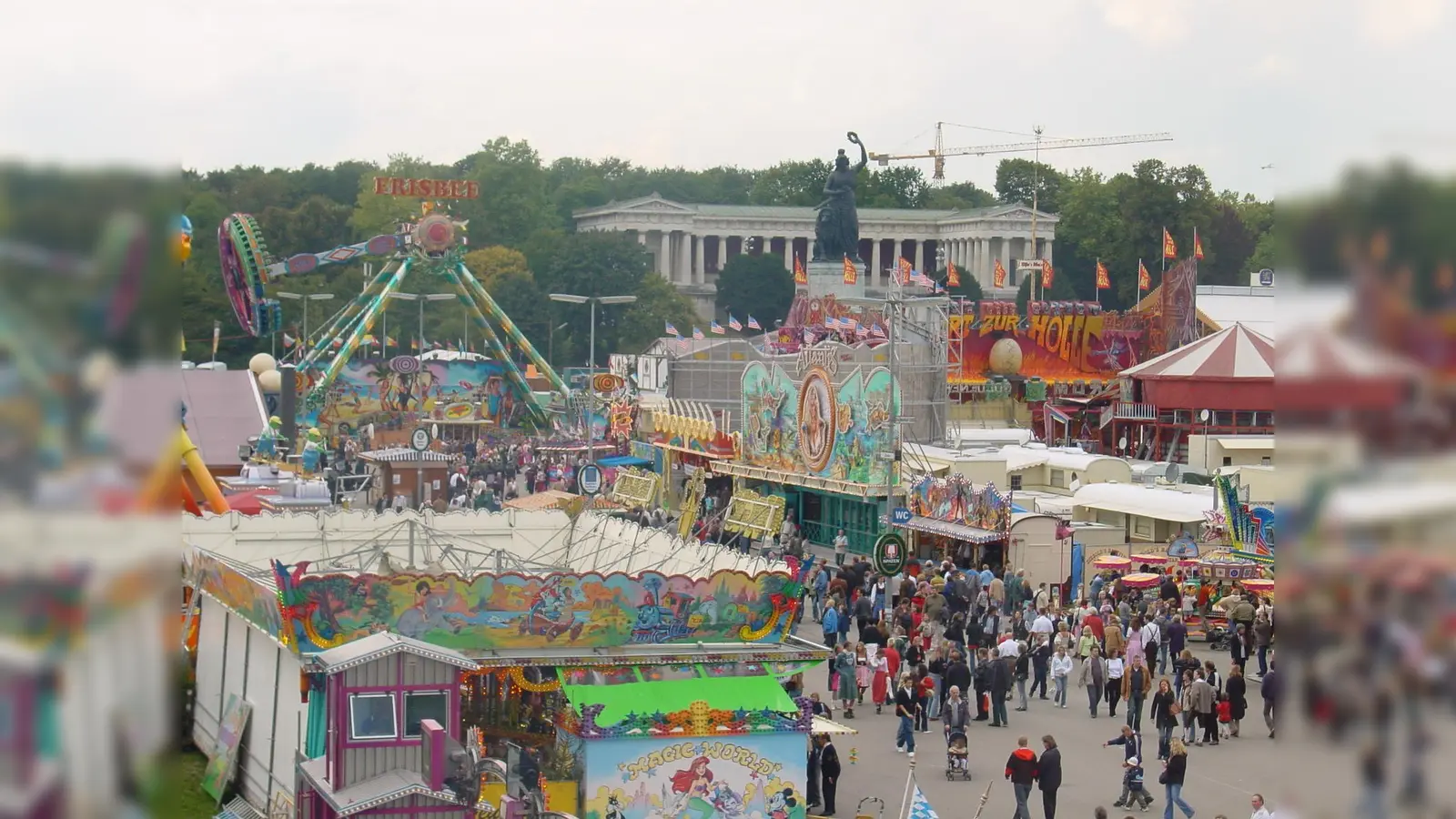 Das Oktoberfest ist in diesem Jahr von 19. September bis 4. Oktober. Die Aktion „Sichere Wiesn für Mädchen* und Frauen*“ setzt mit ihrer Arbeit ein deutliches Zeichen gegen sexualisierte Gewalt und stärkt die Rechte von Betroffenen auf dem Oktoberfest. (Foto: job)