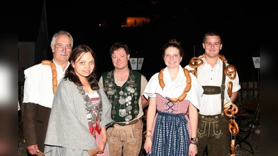 Die Schützenkönige: Herbert Breitenberger, Sarah Hils, Sven Hils, Fabiana Munz und Quirin Goller (von links). (Foto: SG Morgensternshützen)