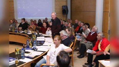 Mehrheitlich hat der Planegger Gemeinderat den Bau der Staatsstraße 2063neu abgelehnt. Befürworter kamen aus den Reihen der CSU. Gerhard Schleburg forderte: „Wir wollen die 2063neu und eine Entlastung der Germeringer Straße.“ (Foto: US)