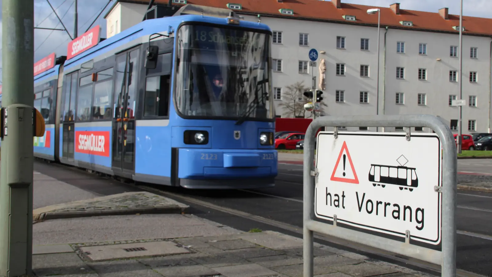 Vorrang für die Tram (die hier die Fürstenrieder Straße kreuzt)? Die Laimer empfehlen stattdessen den Stopp des Westtangenten-Projekts. (Foto: job)