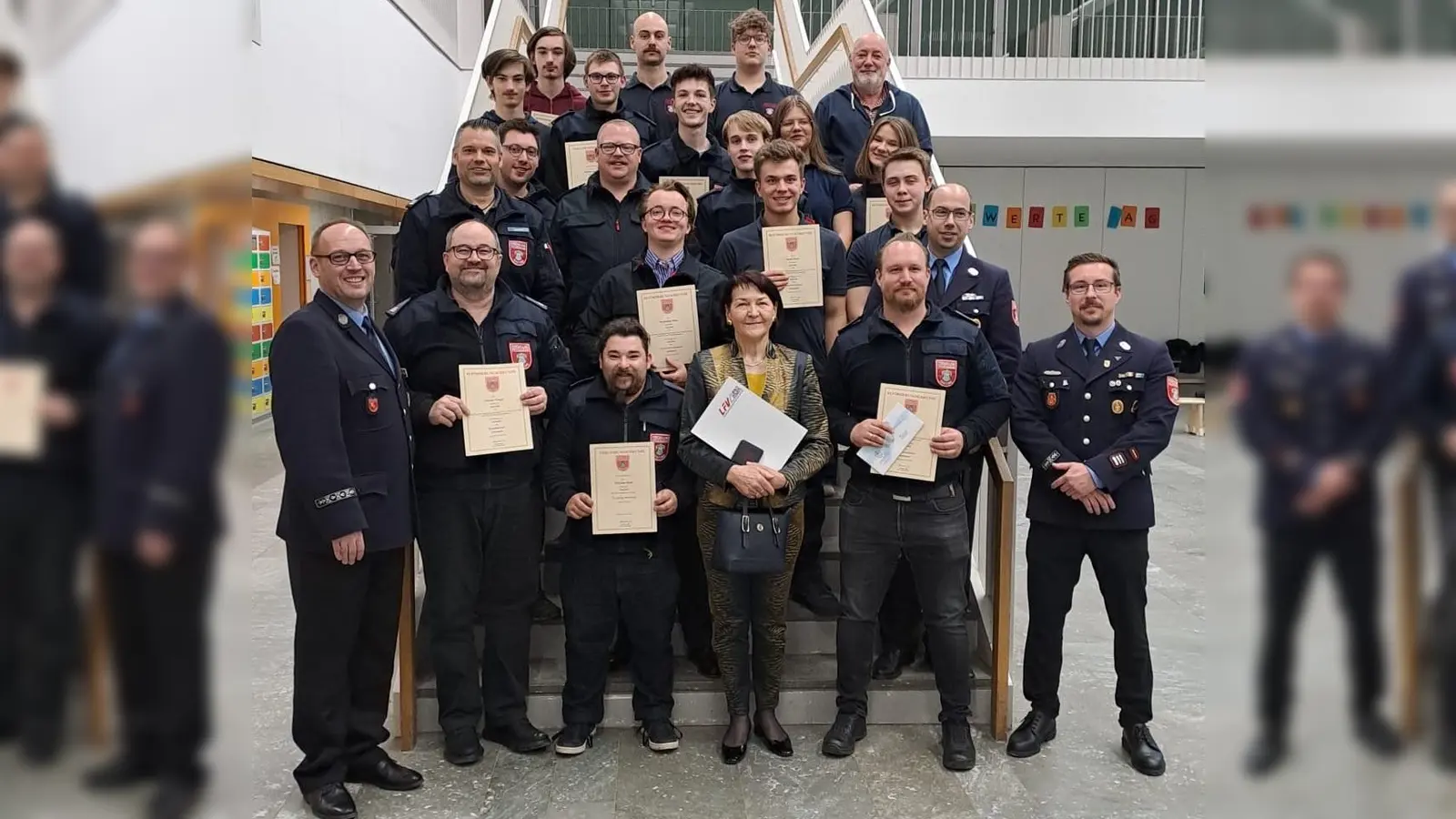 Die Geehrten und Beförderten der Freiwilligen Feuerwehr freuten sich über die Auszeichnung. (Foto: FFW Gauting)