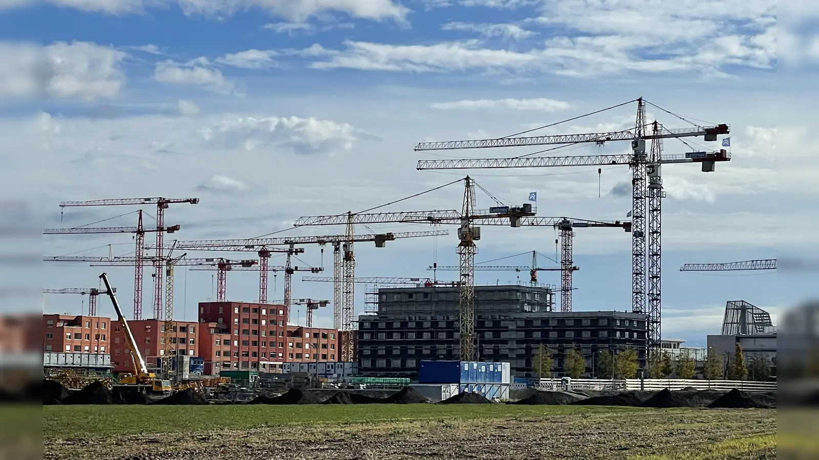 In Freiham wächst viel Neues. Voraussichtlich Mitte 2025 wird das Familien- und Beratungszentrum Freiham seine Räume in der Grete-Weil-Straße 24 beziehen.  (Foto: pst)