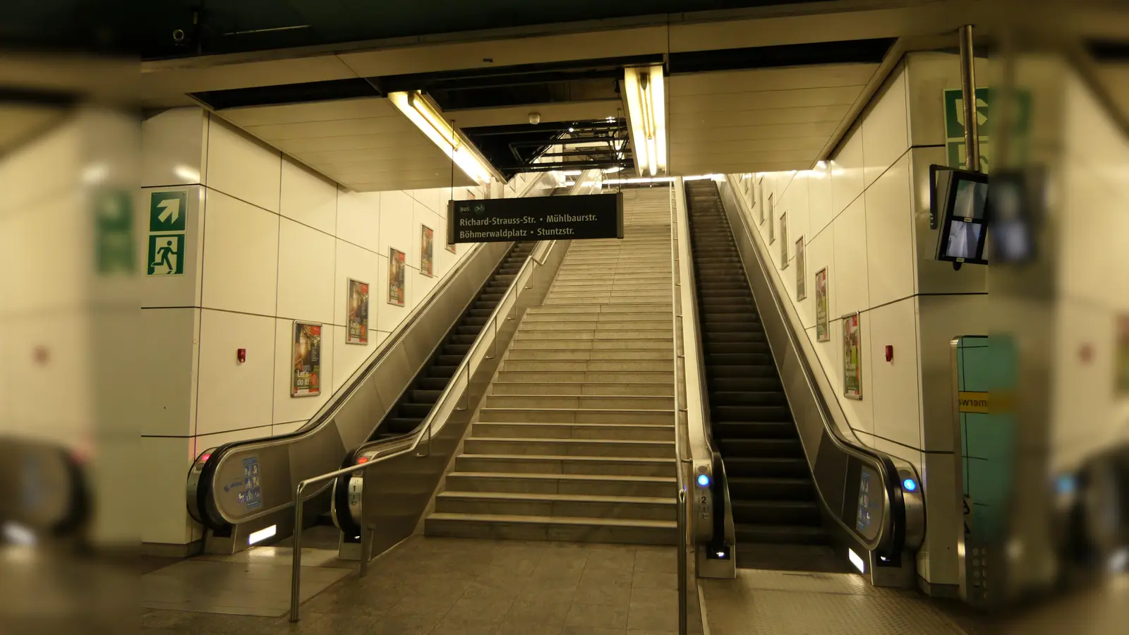 Am U-Bahnhof Böhmerwaldplatz wird bis Mitte Februar eine Rolltreppe ausgetauscht. (Foto: Silesia711, CC BY-SA 4.0)