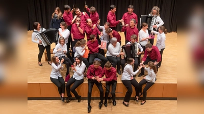 Ein furioses Jahreskonzert versprechen die Mitglieder des Akkordeonorchesters. (Foto: KMS Erding)