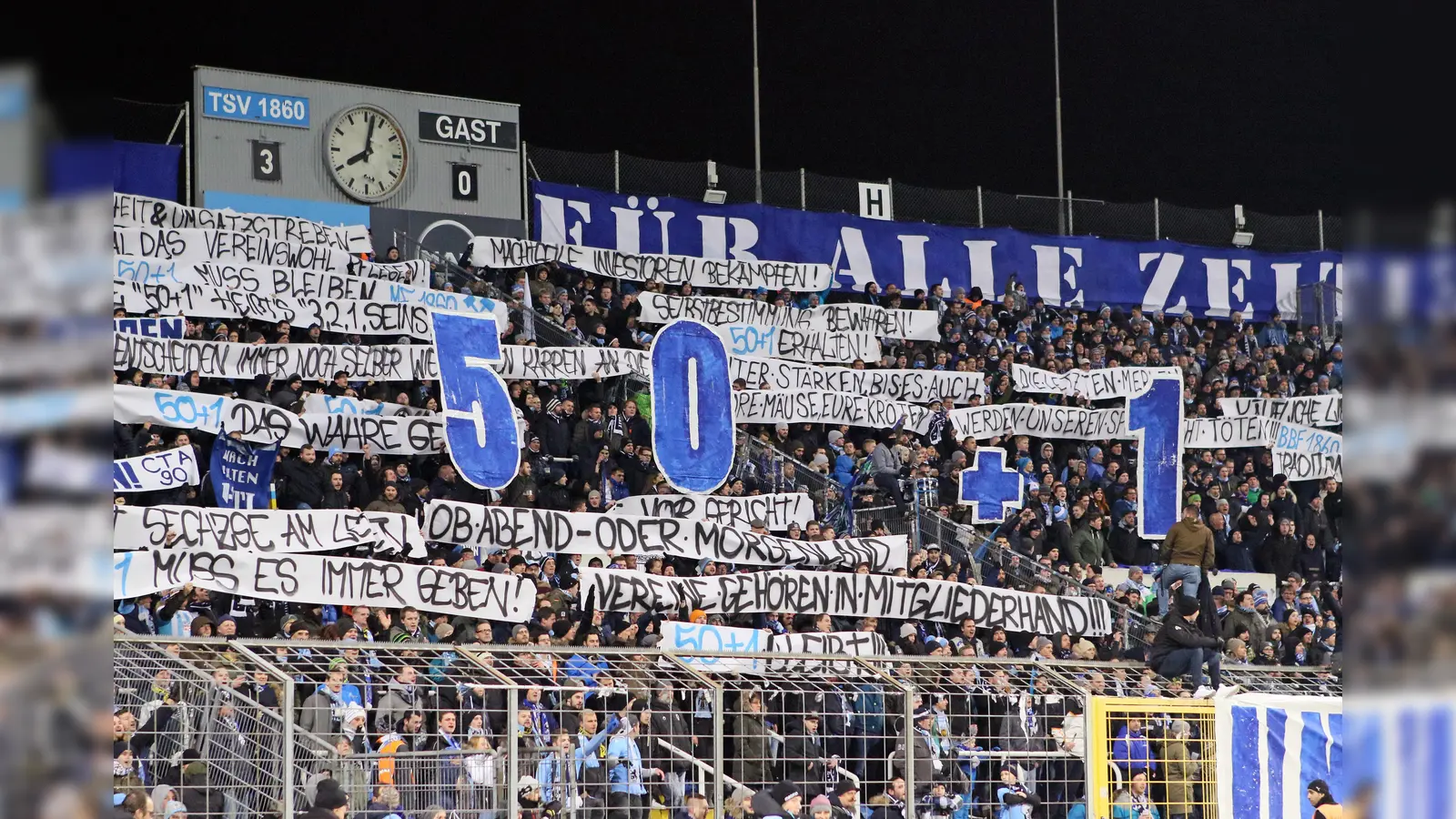 Gemeinsamer Nenner: Fanprotest für „50+1”. (Foto: Anne Wild)