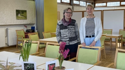 Einrichtungsleitung Barbara Fröhlich-Rausch und ASZ-Sozialpädagogin Lisa Schmidmaier (v.r.) freuen sich auf viele Teilnehmer bei dem Kurs. (Foto: hw)