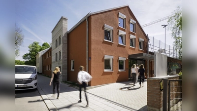 Mehr Platz für Jugendkultur: Der generalsanierte Jugendtreff am Biederstein bietet jetzt neue Tanzräume, ein Musikstudio, einen Bandübungsraum und ein „Office für Jugendliche“. Dieses nutzen die Besucherinnen und Besucher schon jetzt intensiv, um sich für die Schule oder das Studium fit zu machen (Foto: KJR)