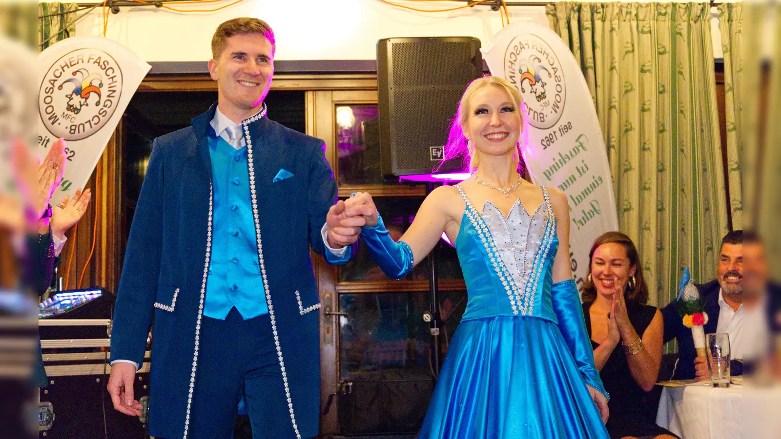 Maximilian II. und Bettina II. sind das neue Prinzenpaar des Moosacher Faschingsclubs. (Foto: H. Staudinger)