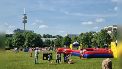 Das Angebot der Nachbarschaftstreffs in München ist vielfältig: Es reicht von Beratungen bis hin zu Outdoor-Veranstaltungen für Groß und Klein.  (Foto: © Ackermannbogen e.V.)
