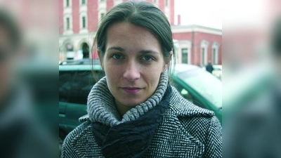 &lt;b&gt;Ivana Galic, Stadtmitte&lt;/b&gt;<br>Ich finde, es ist noch zu früh für Weihnachtsvorbereitungen. Ich fange erst im Laufe des Advents damit an. Jetzt bin ich noch nicht in der richtigen Stimmung dazu. (Foto: cm)