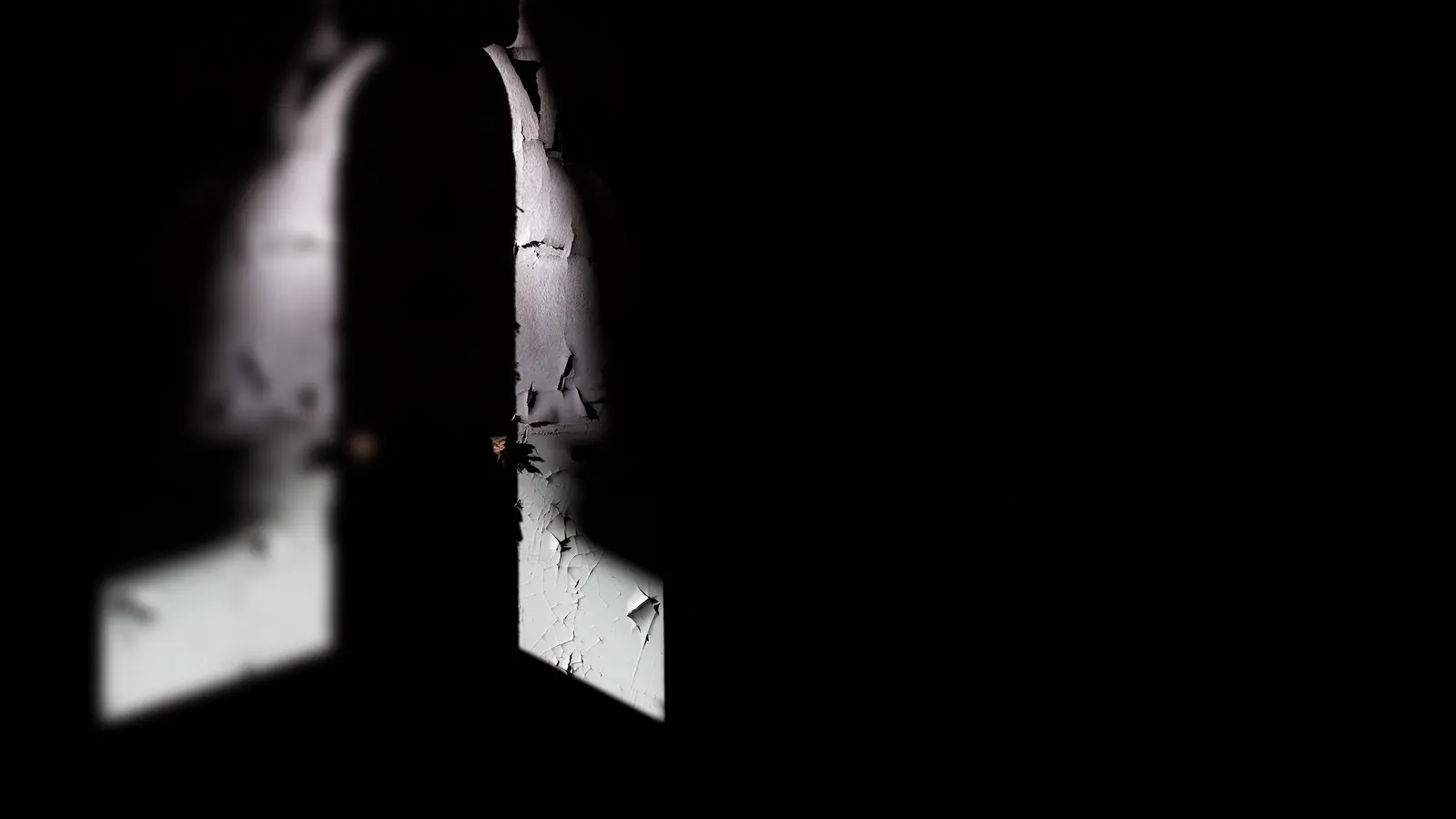 Die Fotografien sind im ehemaligen Servitenkloster im historischen Zentrum von Koper, einer Hafenstadt an der Adria in der Heimat der Künstlerin entstanden. (Foto: Natasa Segulin)