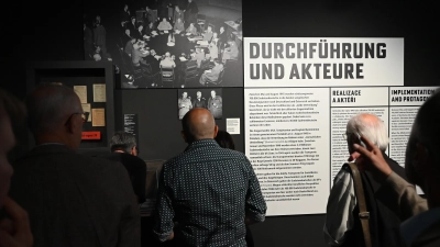 Der Besuch der Sonderausstellung „Human und menschlich …? Die regulierte Vertreibung der Sudetendeutschen“ ist generell kostenfrei. Zur Langen Nacht der Museen gibt es Führungen. (Foto: Daniel Mielcarek/Sudetendeutsches Museum)