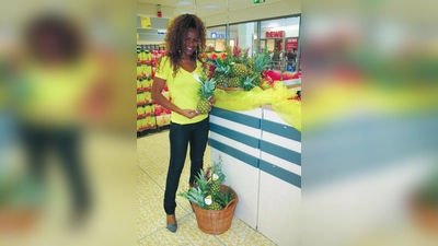 Bei Luciana Sousa gab es extra zur Neueröffnung ein ganz besonderes Angebot: Ananas „extra sweet“ zum unschalgbaren Preis von 79 Cent pro Frucht. (Foto: ls)