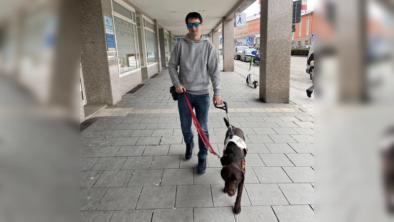 Seit drei Jahren ein perfektes Gespann: Stephan Dietrich und seine Hündin Alma. (Foto: BBSB e.V.)