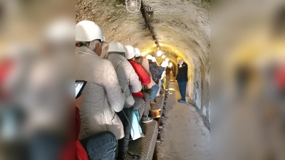 Die Mitglieder sind mit einer Bahn in den Stollen gefahren. (Foto: G. Hoss-Reinhard)