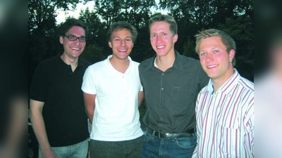 Der Vorsitzende der Jungen Union München-West, Alexander Kunkel zusammen mit Peter Auer, Thomas Badurczyk und Florian Sperl (v.l.). (Foto: pi)