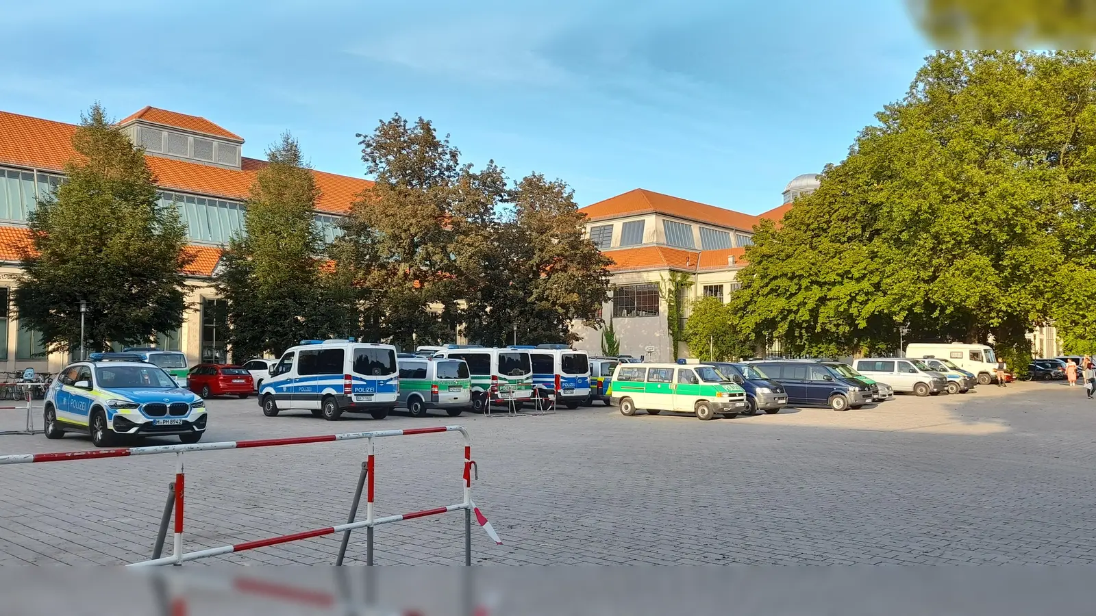 Der Schneckenplatz darf heuer während des Oktoberfestes nur von Polizeifahrzeugen beparkt werden.  (Foto: Beatrix Köber)