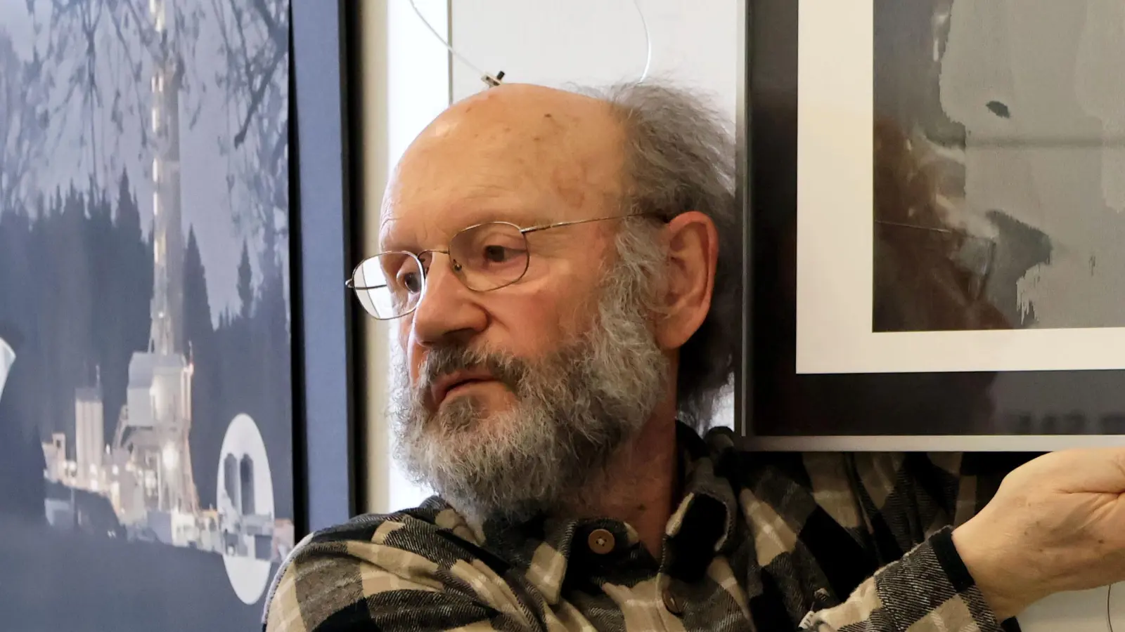 Horst Esser setzt sich mit Franz Kafkas Blickwinkel und dem daraus folgenden Unbehagen auseinander. (Foto: Akademie für Politische Bildung)