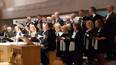 Der Kammerchor lädt gemeinsam mit Solisten zu einem Barockkonzert ein. (Foto: Franz Holzapfel)