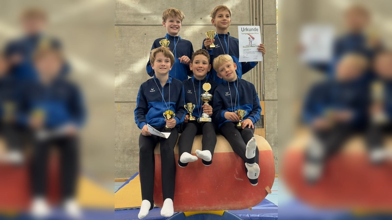 Die Mannschaft M10-11 konnte sich wieder den Sieg holen (v.l.n.r.: oben Dreger Johannes, Lemli Frederik, unten Meyer Lucas, Eggel Andreas, Balg Benedikt). (Foto: TSV Unterpfaffenhofen-Germering)