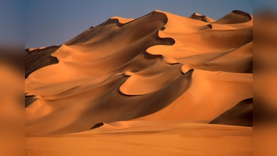 Seit der Münchner Richard Mayer die Sahara bei einem Kameltrekking kennengelernt hatte, ließ ihn der „Wüstenbazillus“ nicht mehr los. (Foto: Richard Mayer)