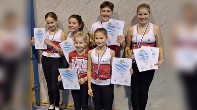 Emma, Ilvie, Benno, Theresa (hinten von links) sowie Elisabeth und Mariia (vorne, von links). (Foto: Fritzi Tausch)