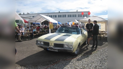 Die Oldtimer-Ausstellung war beim letzten Rie-West-Fest ein echtes Highlight, das viele Autoliebhaber anzog. Auch in diesem Jahr gibt es wieder jede Menge Highlights. (Foto: VA)
