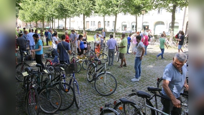 Die Fahrrad-Tombola findet seit einigen Jahren immer im Sommer auf dem Bordeauxplatz statt. (Foto: pixeldost.com)