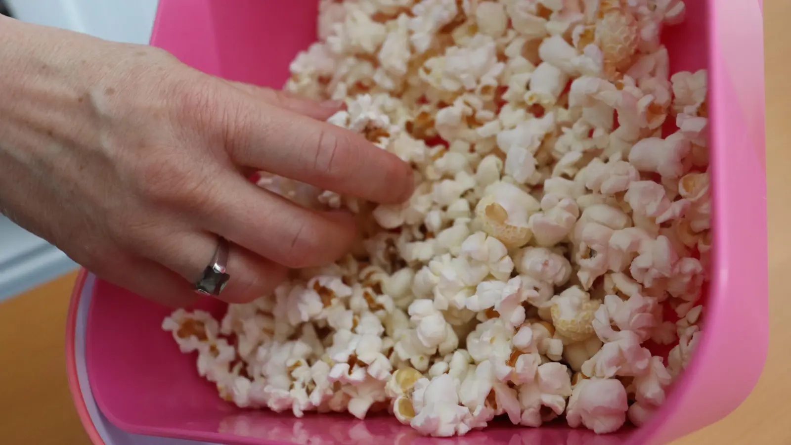 Das Popcorn darf beim Ferienkino für Kinder natürlich auch nicht fehlen. (Symbolbild: bas)