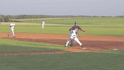 Die Baseballer aus Schwaig (in schwarz) und Erding trennten sich insgesamt unentschieden.	 (Foto: Anders Lind)