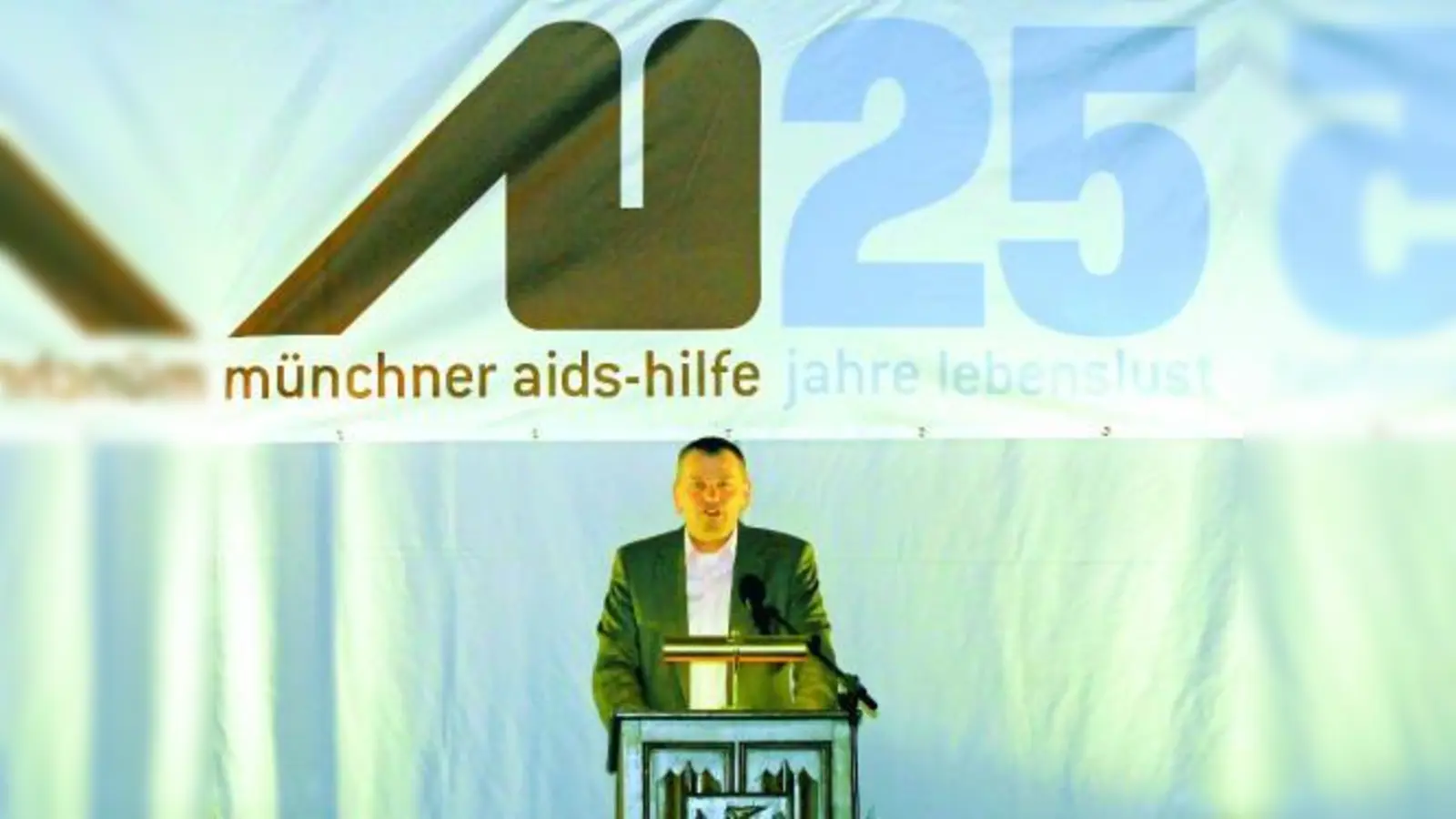 Die Münchner Aids Hilfe hat sich zu einem Netz aus Angeboten für Betroffene entwickelt: Geschäftsführer Thomas Niederbühl sprach über die veränderten Anforderungen. (Foto: Herbert Rissmann)