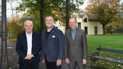 „Reallabor Ismaning”: msg-Gründer und Aufsichtsratsvorsitzender Hans Zehetmaier, Bürgermeister Dr. Alexander Greulich und msg-Bereichsleiter Helmut Lämmermeier freuen sich über den Start der Kooperation. (Foto: Ursula Baumgart)