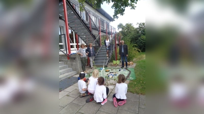 „Es geht um die Zukunft der kommenden Generationen“, lobte Bürgermeister Miachel Sturm das Projekt. (Foto: Hort)