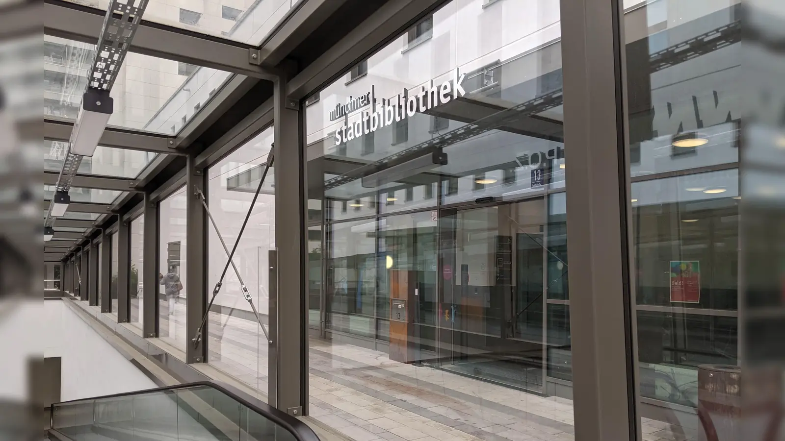 Außenansicht der Stadtbibliothek Neuaubing. (Foto: Münchner Stadtbibliothek)