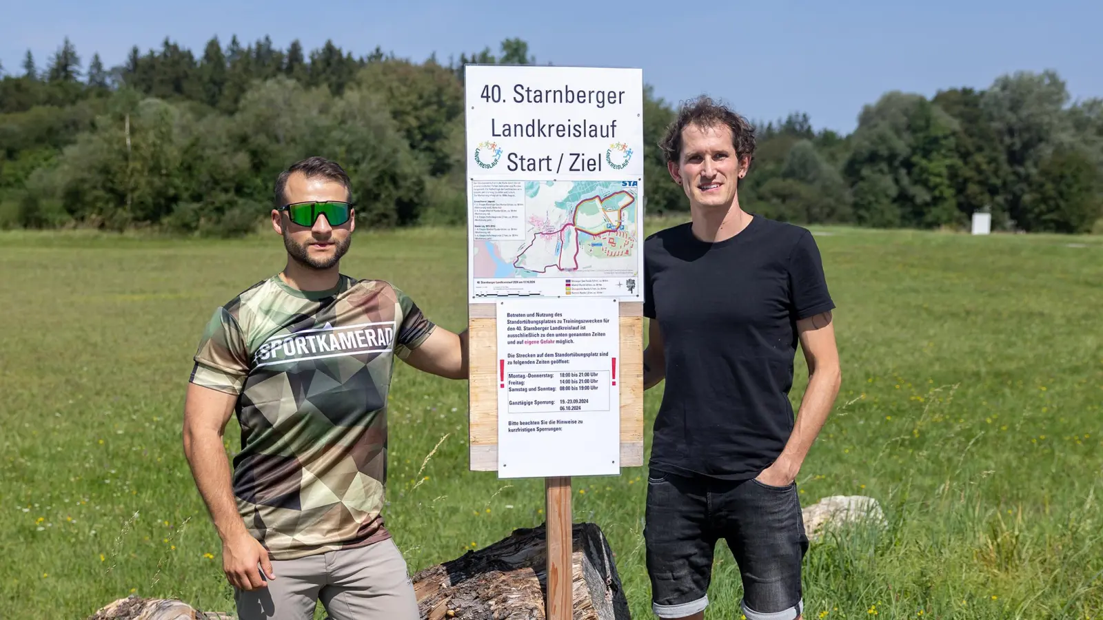 Clemens Monatsberger (links, Sportoffizier der Kaserne) und Markus Lübbe (Koordinator des Landkreislaufs) haben die Strecken für den diesjährigen Landkreislauf gemeinsam markiert. (Foto: Landratsamt Starnberg)