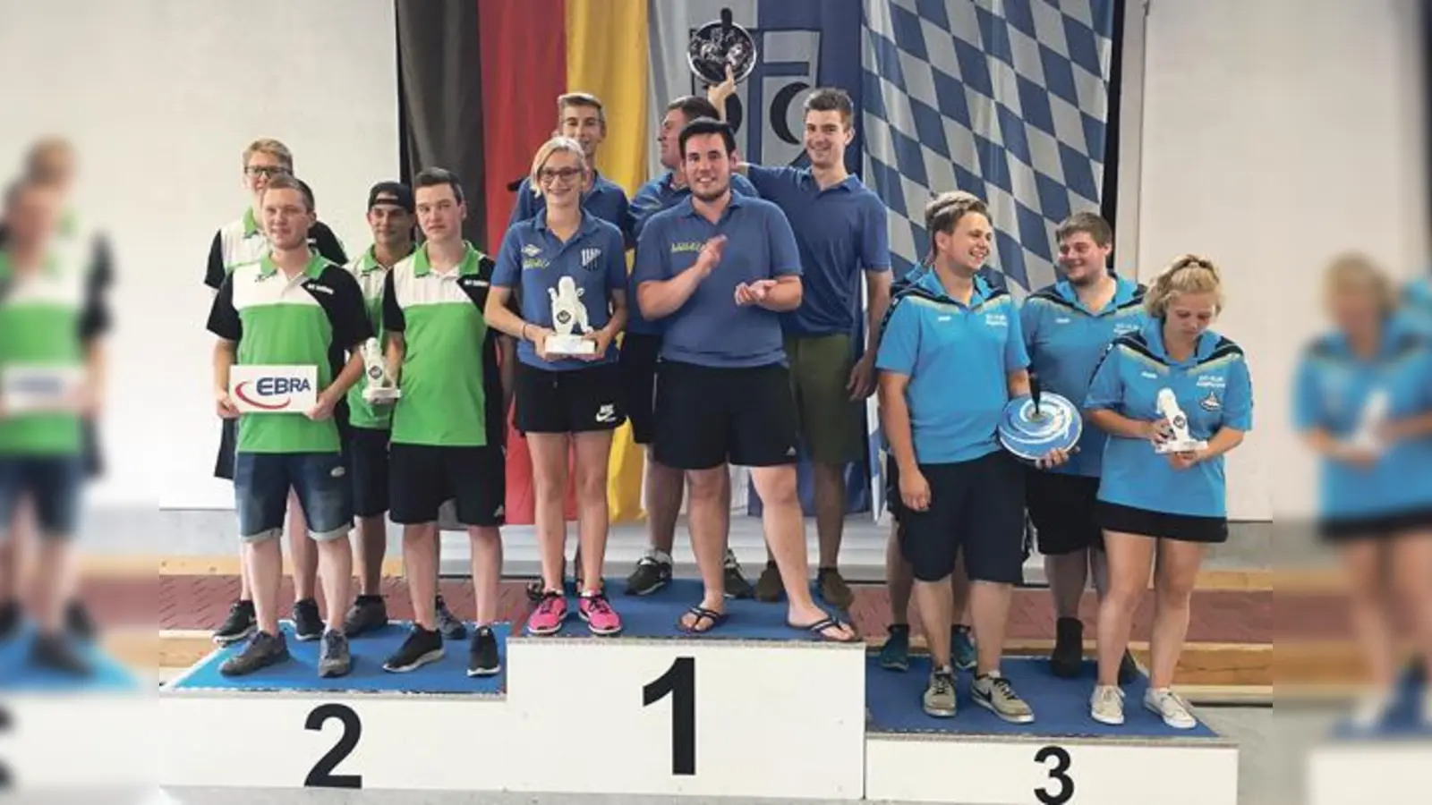Leo Heidacher, Selina Steber, Basti Sperr, Dennis Heidacher, Daniel Steber holen sich den U19-Titel.	 (Foto: Verein)