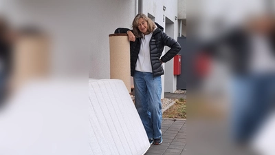 Noch bequemer geht es nicht: Sperrmüllabholung direkt vor der Haustür wie hier bei Marion Reininger - bislang 12 x im Jahr kostenlos. (Foto: Gemeinde Ottobrunn)