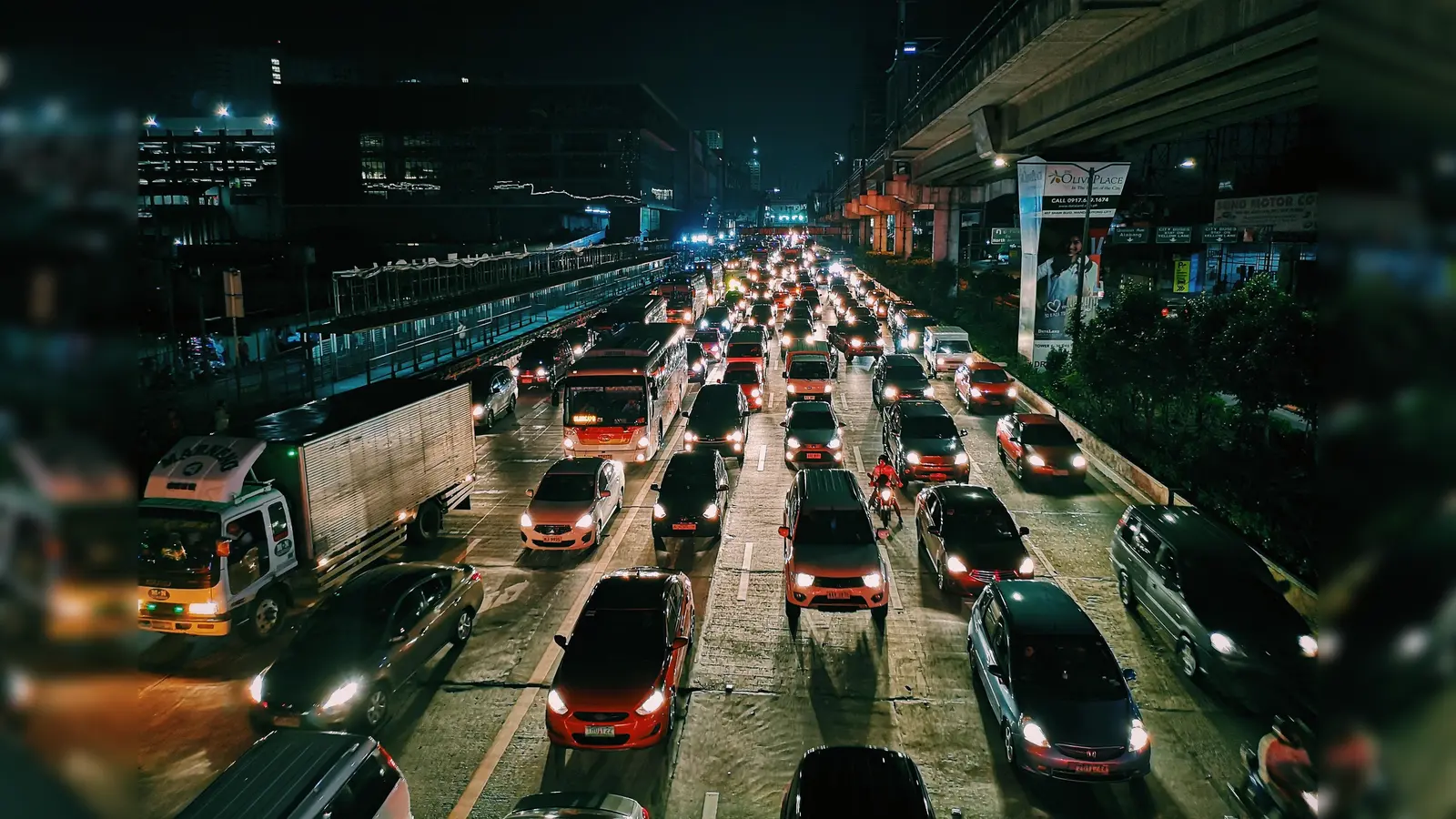 Ein alltägliches Bild auf Deutschlands Autobahnen: Stau im dichten Feierabendverkehr. (Foto: CC0)