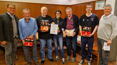 Viel Spaß hatten die Teilnehmer und Gewinner des CSU-Preisschafkopf in Pliening. (Foto: CSU Pliening)