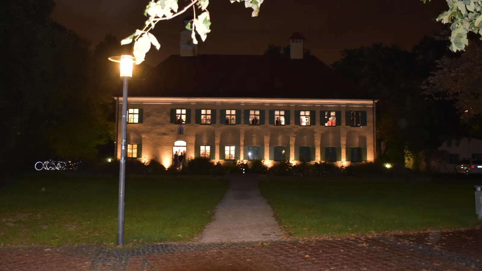 Nachts in Moosach wird gelesen. (Foto: Daniel Mielcarek)