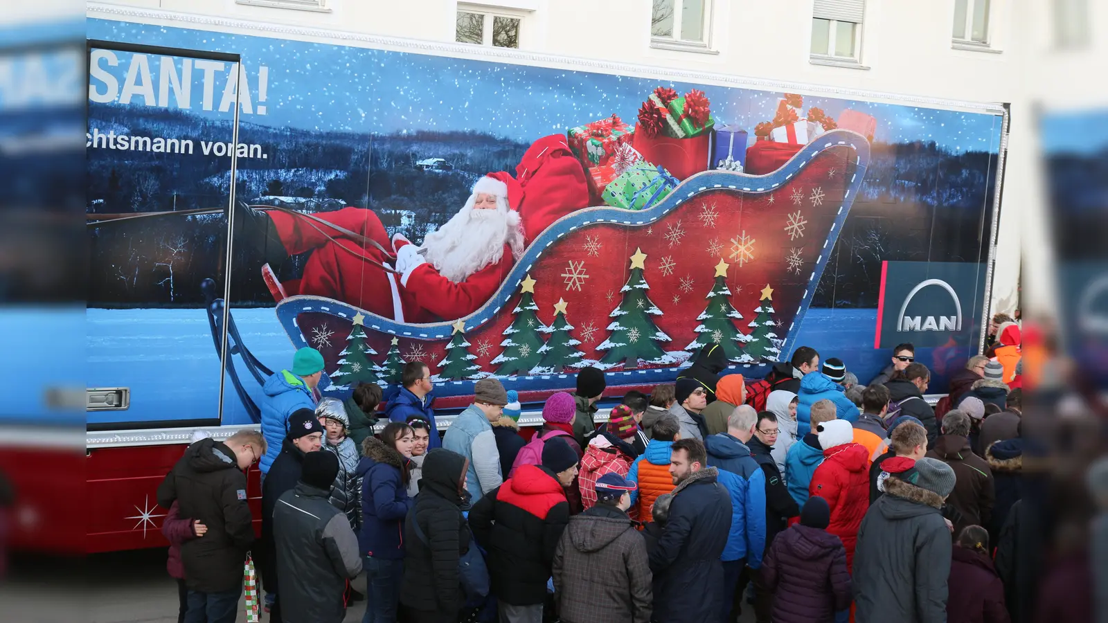 Der MAN-Weihnachtstruck war in Schönbrunn zu Besuch. (Foto: VA)