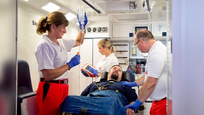 Die 461 Bereitschaftsmitglieder waren im Landkreis Ebersberg knapp 30.000 Stunden im Dienst. Sei es für Sanitätsdienste, im Katastrophenschutz, als Helfer vor Ort oder im Kriseninterventionsteam.  (Foto: Thomas Plettenberg, BRK)