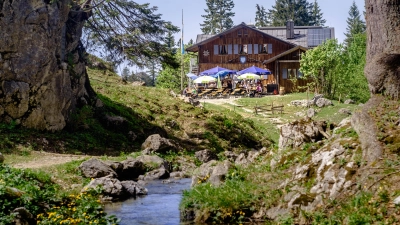 An der Tutzinger Hütte wird zu einem Berggottesdienst eingeladen. (Foto: Thomas Jauernig)