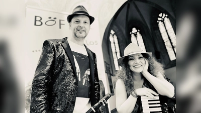 Das Duo BÖF Bayrisch Österreichischer Feinklang spielt am Sonntag in Wörth.  (Foto: VA)