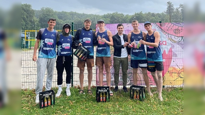 Erfolgreiche Jungs: das Siegerfoto der Herren (Foto: Verein)