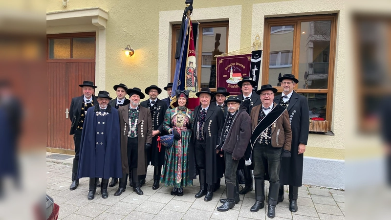 Die Teilnehmer der Ampertaler in Dachauer Tracht. (Foto: D'Ampertaler )