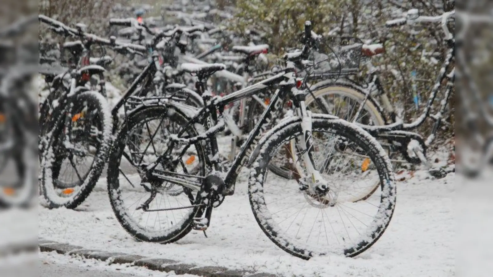 In München braucht es mehr geordnete und sichere Radparkplätze. Der Bezirksausschuss Neuhausen-Nymphenburg (BA 9) hat nun eine erste Liste mit Vorschlägen für Neuhausen und die Ebenau erstellt. (Foto: sb)