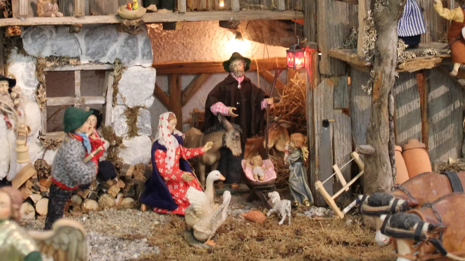 Die einzigartige Ebersberger Stadtkrippe von Franz Kisters ist derzeit im Untergeschoss des Ebersberger Einkaufszentrums e-Einz zu sehen. (Foto: Stefan Dohl)